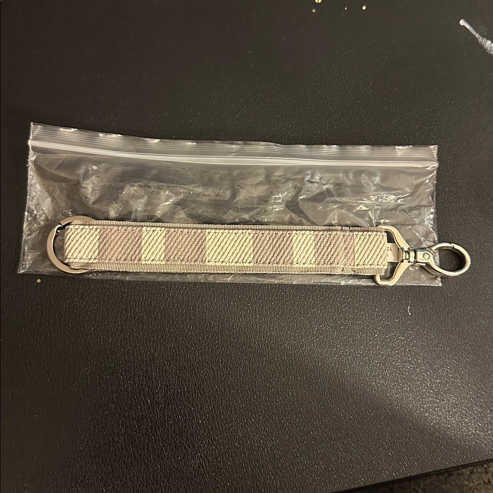 Hang-It-Up Key Fob by thirty-one
New in package